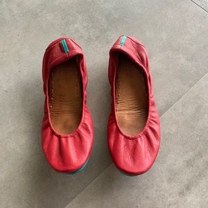 Tieks flats in Red